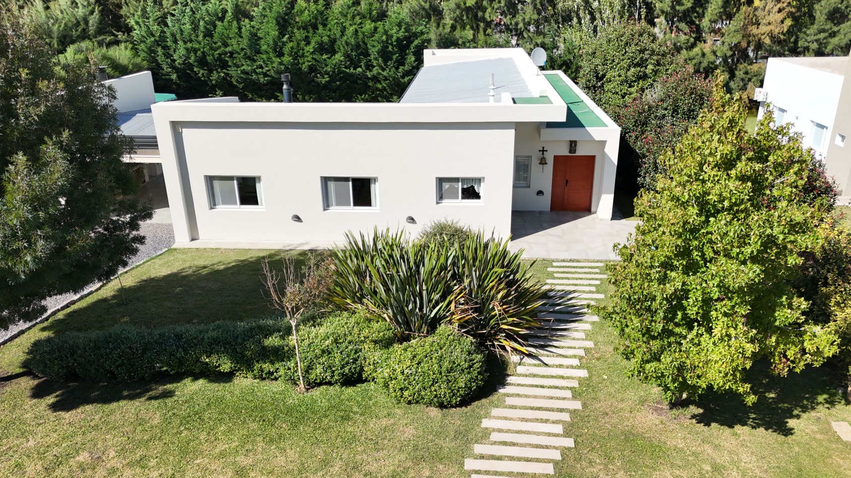 Hermosa Casa B° Lawt Tenis en Veronica 
