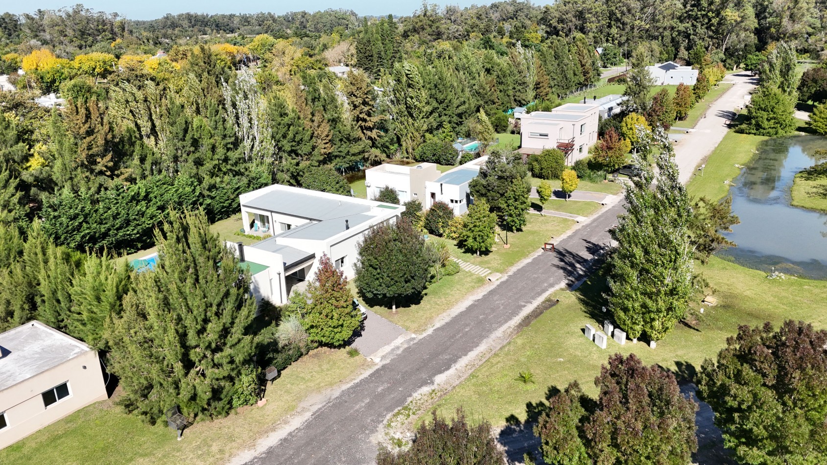 Hermosa Casa B° Lawt Tenis en Veronica 