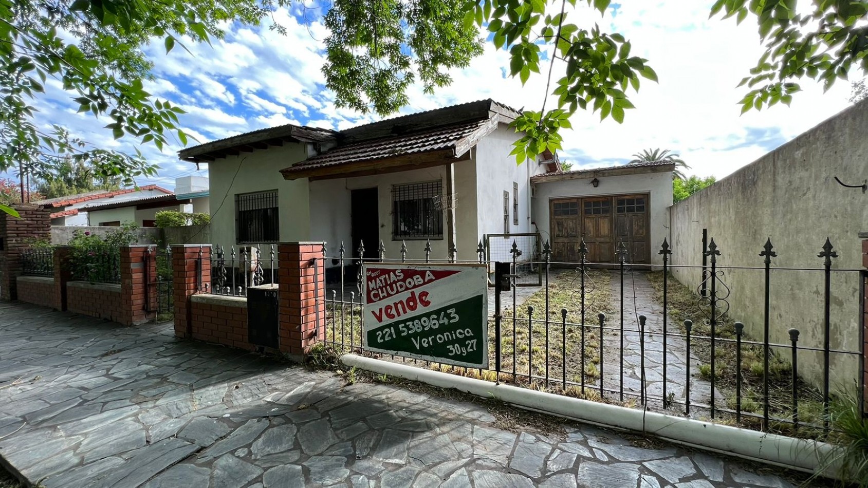 Casa CENTRICA en Veronica 2 Dorm  c/ Cochera K-1168