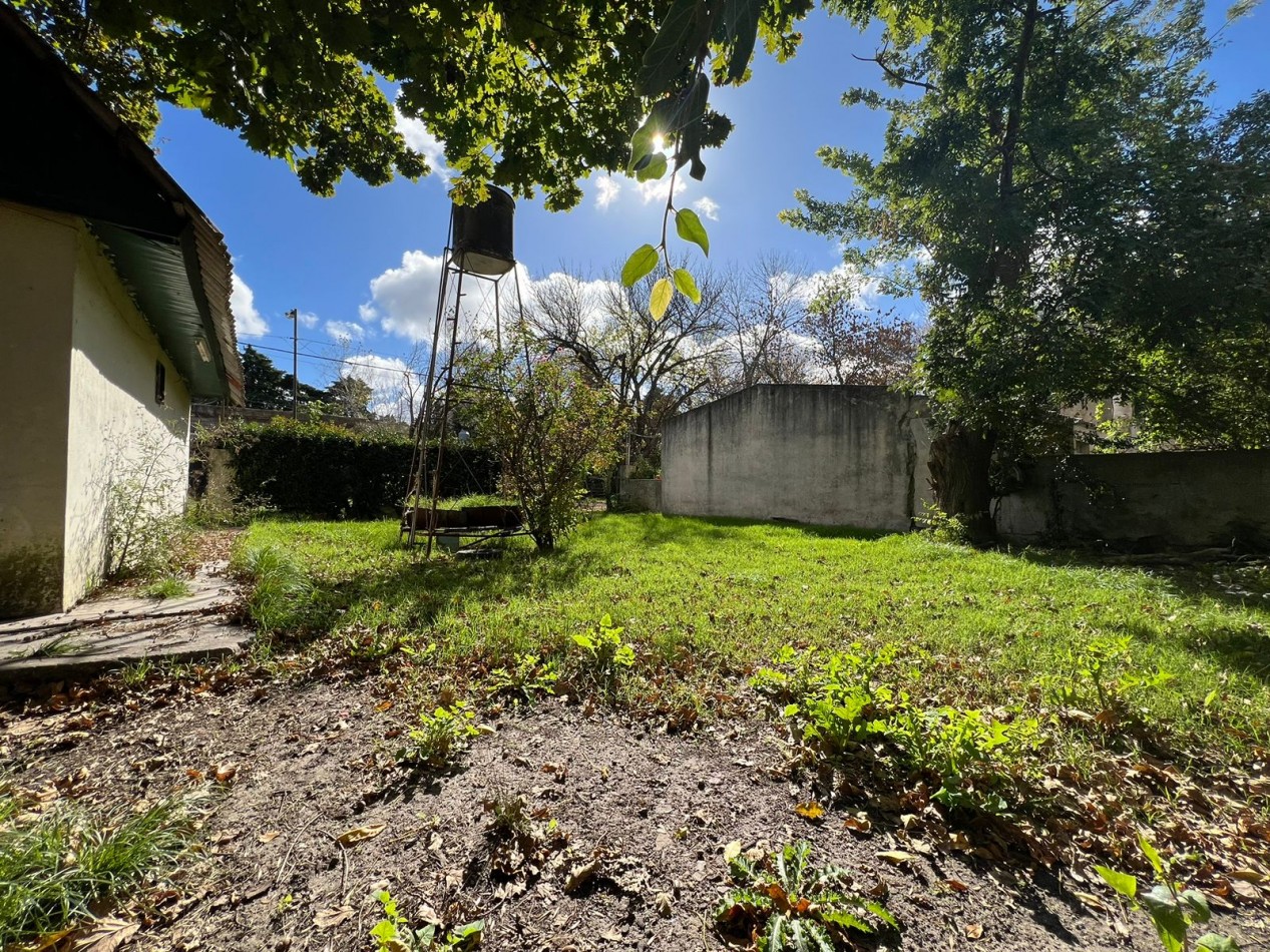 VENTA Retasada - Casa en Veronica sobre 2 lotes K-1188