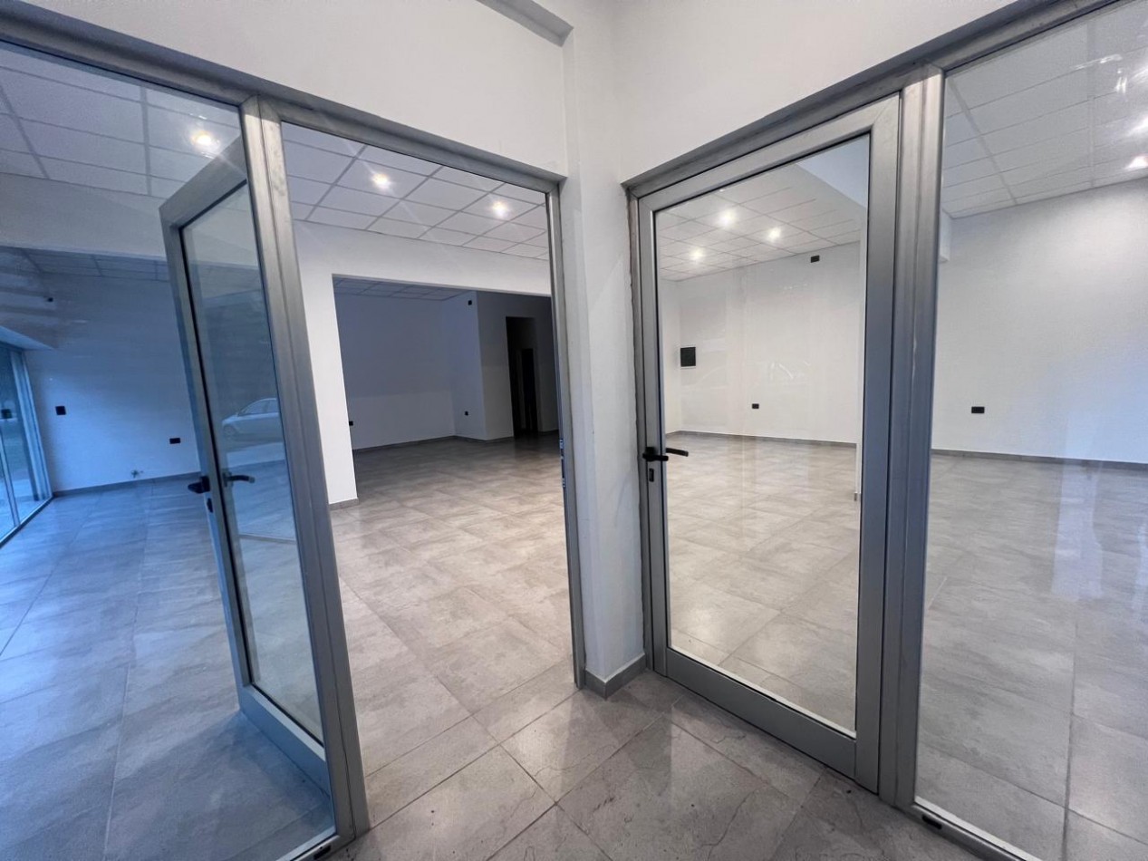 VENTA LOCAL 224m² A ESTRENAR VERONICA 