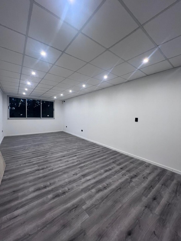 VENDE LOCAL A ESTRENAR 70M²