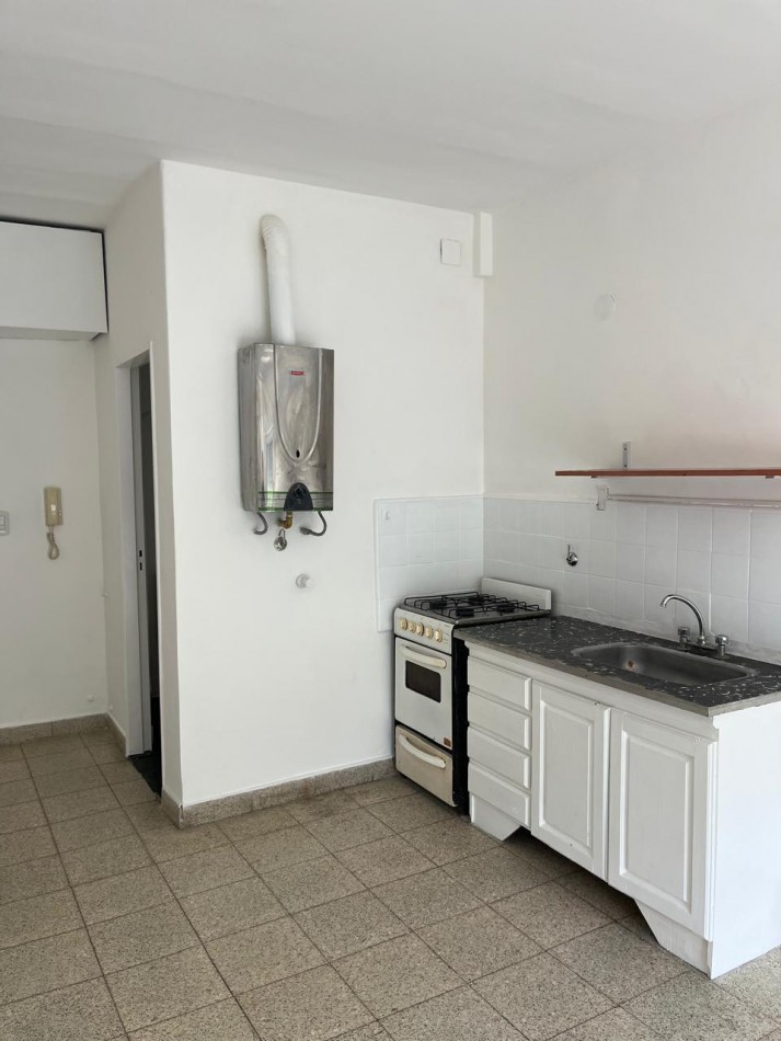 VENTA - MONOAMBIENTE -  ZONA FACULTAD LA PLATA