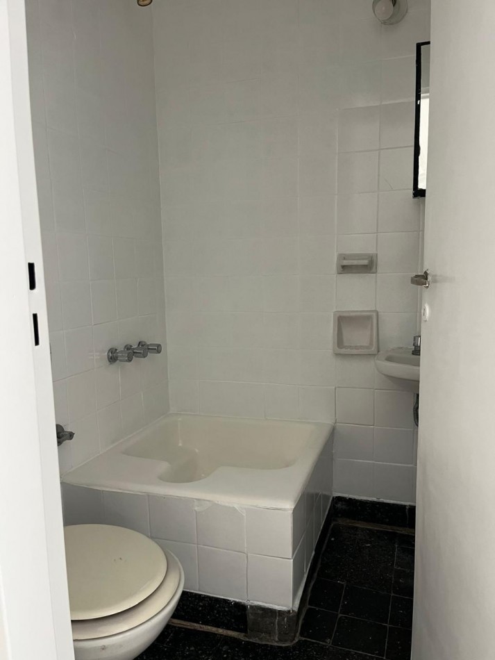 VENTA - MONOAMBIENTE -  ZONA FACULTAD LA PLATA