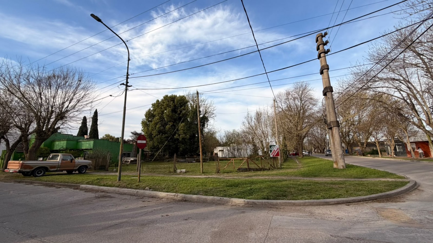 VENTA LOTE ESQUINA VERONICA T-827